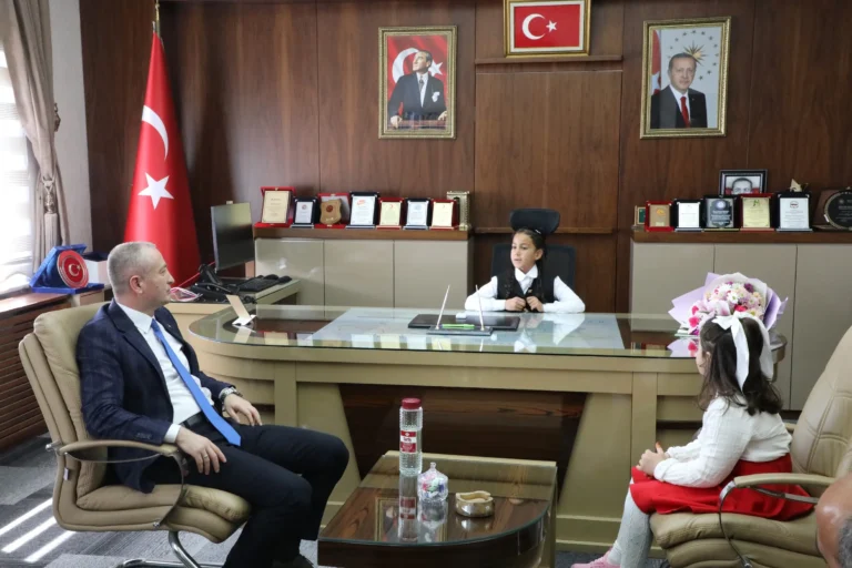 Kökrek; 23 Nisan’da Koltuğu Devretti!