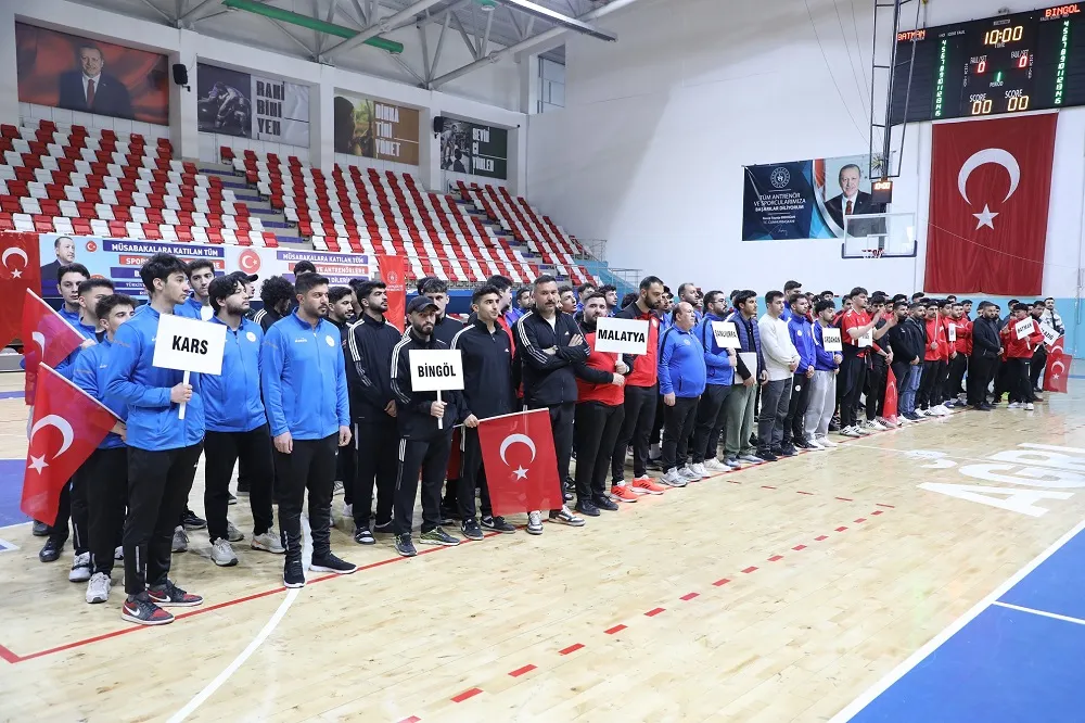 Ağrı’da Dev Turnuva: 9 İlin Gençleri Potada Buluştu!