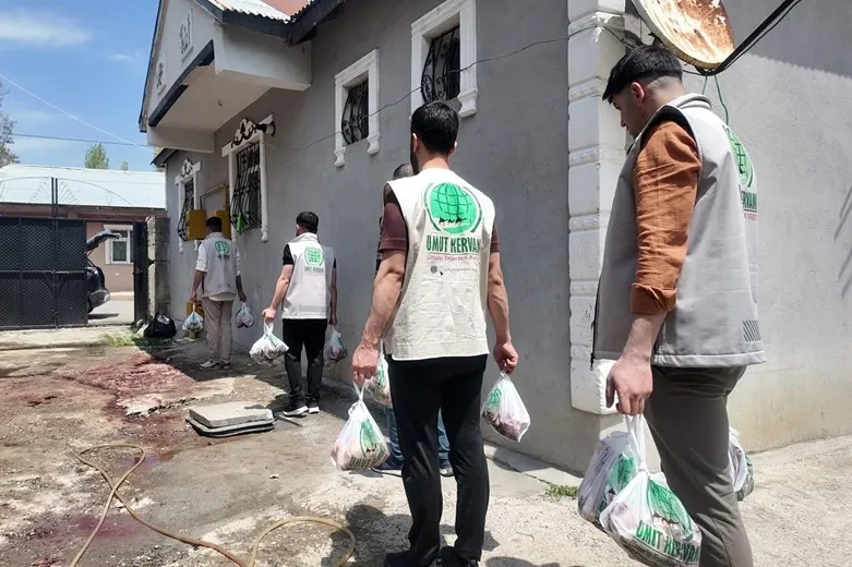 Ağrı’da İyilik Kervanı Yola Çıktı: Sofralar Bayram Etti!