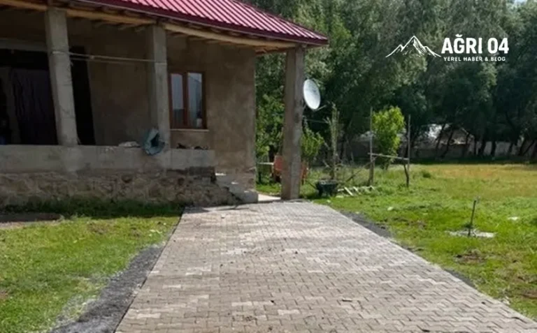Dedeli’de Yol Seferberliği: Evlerin Önü Taşlarla Örülüyor!