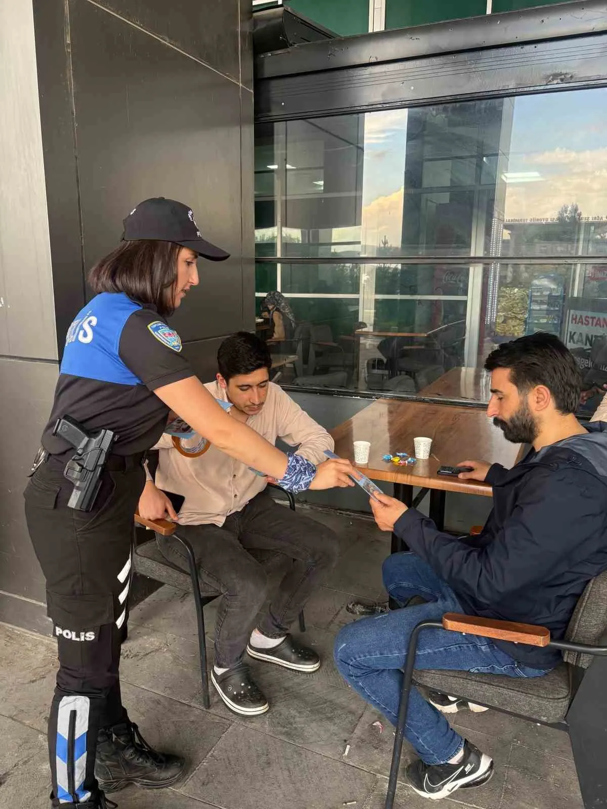 Ağrı’da Polisten Hayati Hamle: Hayat 112 Hastanede!