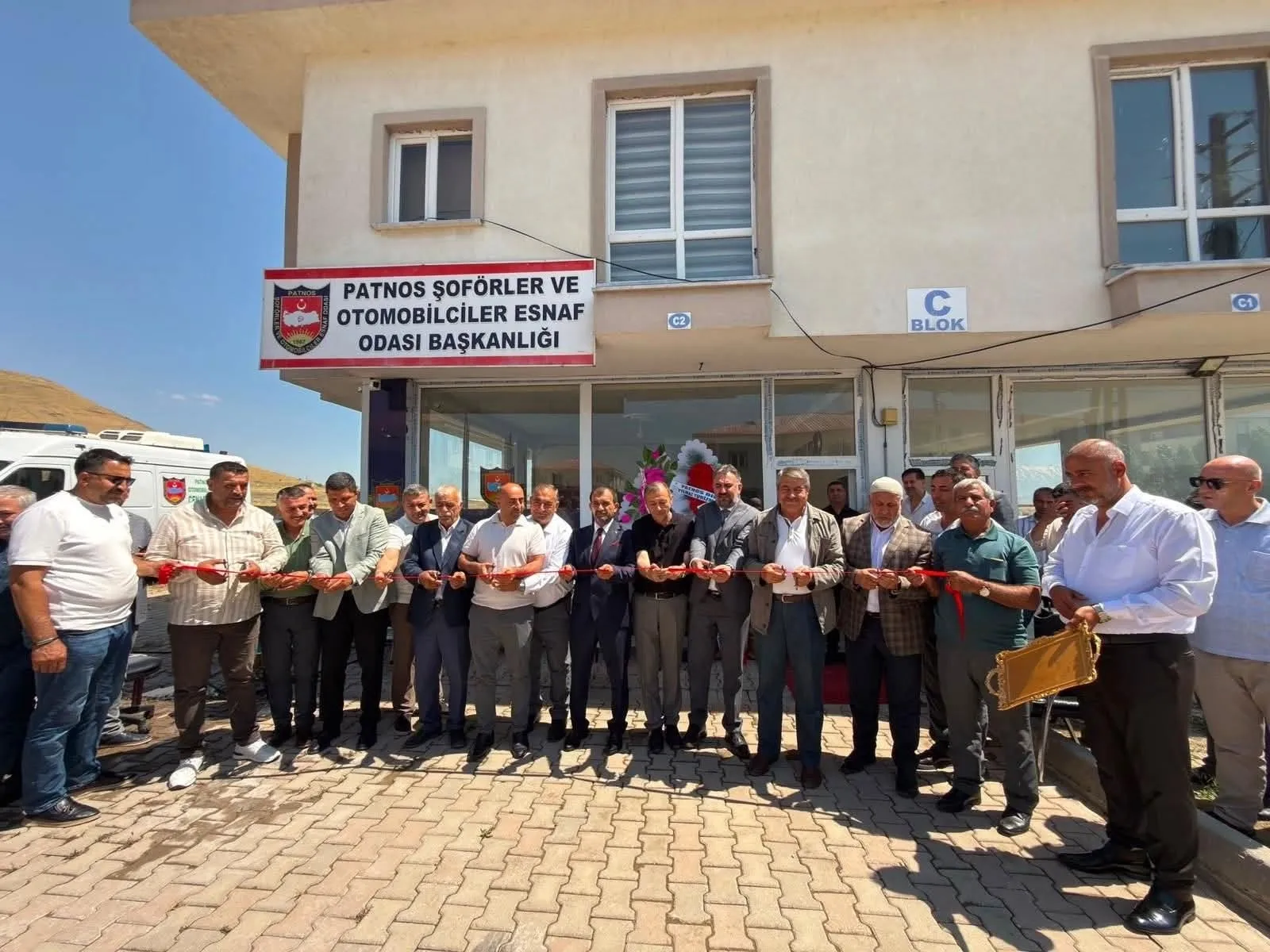 Patnos’ta Esnafa Müjde: Şoförler Odası Yeni Binasında!