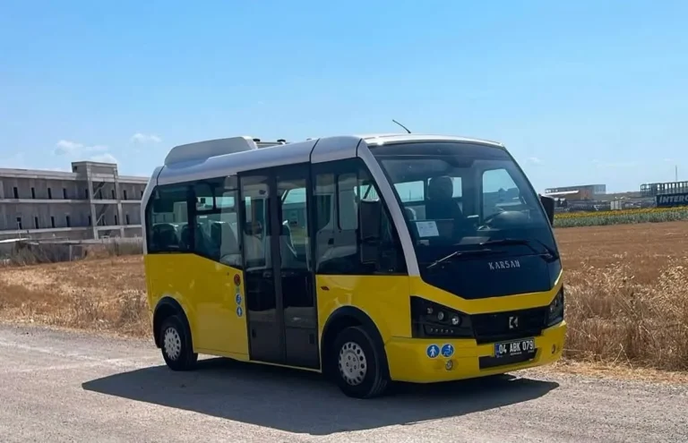 Tutak’ta Hizmet Atağı: Araç Filosuna Yeni Minibüs!