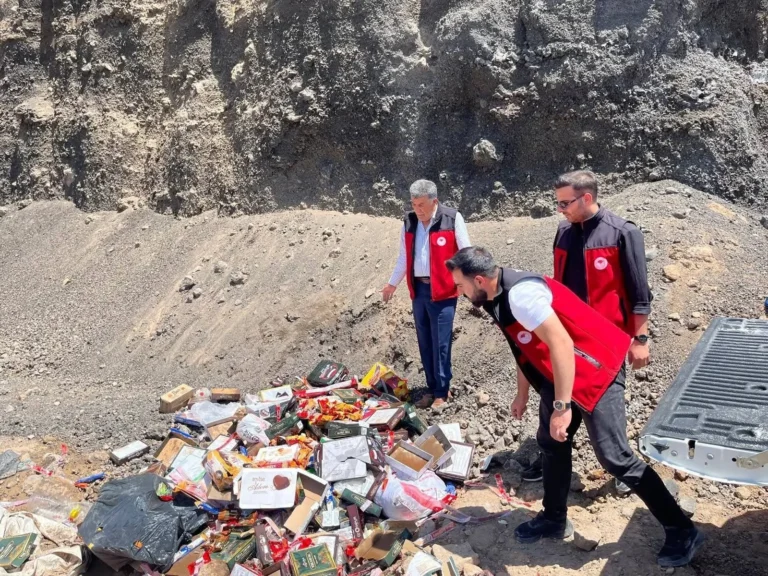 Patnos’ta 2 bin 650 tarihi geçmiş ürün imha edildi