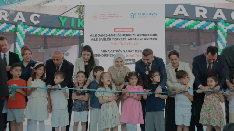 Bakan Göktaş Arnavutköy’de Yeni Sosyal Yatırımların Açılışını Yaptı