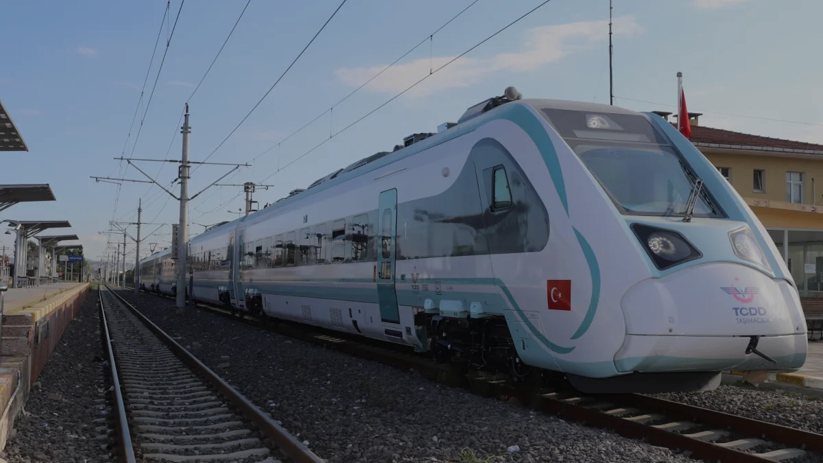 Milli Elektrikli Trenler Uzunköprü Halkalı Hattında Seferlere Başlıyor