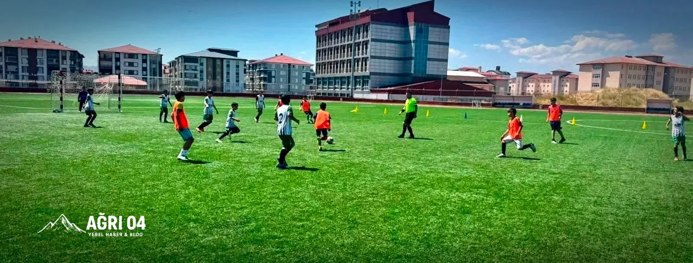 Ağrı’da AGÂH Küçükler Futbol Turnuvası Başladı