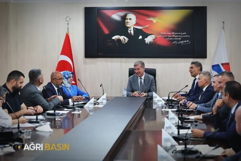 AİÇÜ’de Yeni Akademik Yıl Öncesi Dev İstişare Zirvesi