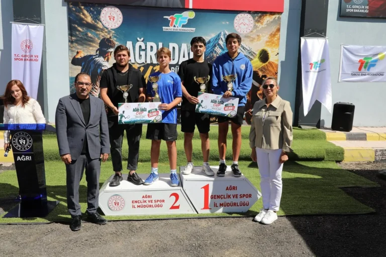 Kortlarda Adana Rüzgarı: Ağrı Dağı Cup Şampiyonlarını Buldu!