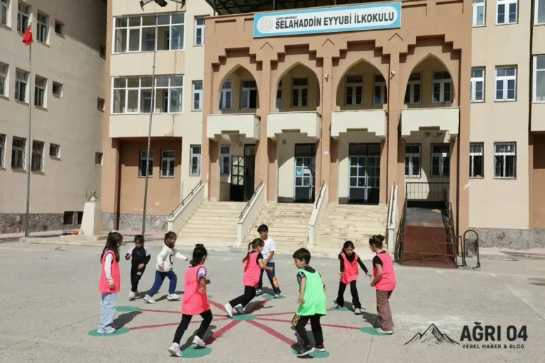Ağrı’da 85 Bini Aşkın Çocuk Cıvıl Cıvıl Oyunlarla Buluştu!