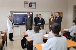 Bakan Yardımcısı Macit ve Vali Bozkurt Okulda Üretimi İnceledi